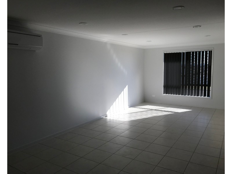 Unit 1, 49 Tulipwood Crescent, Tamworth NSW 2340