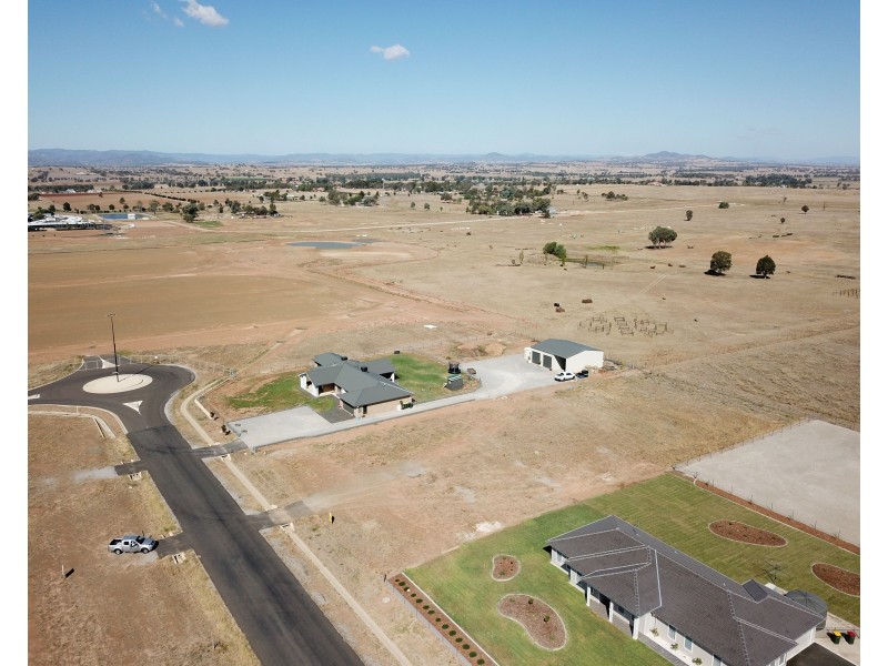 3 Rodeo Drive, Tamworth NSW 2340