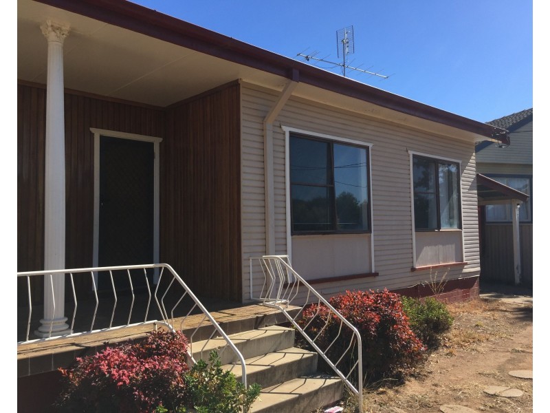 38 Edward Street, Tamworth NSW 2340