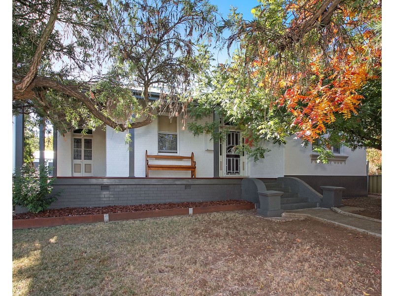 166 Carthage Street, Tamworth NSW 2340