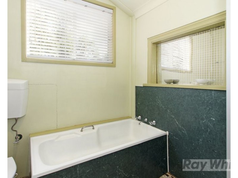 166 Carthage Street, Tamworth NSW 2340
