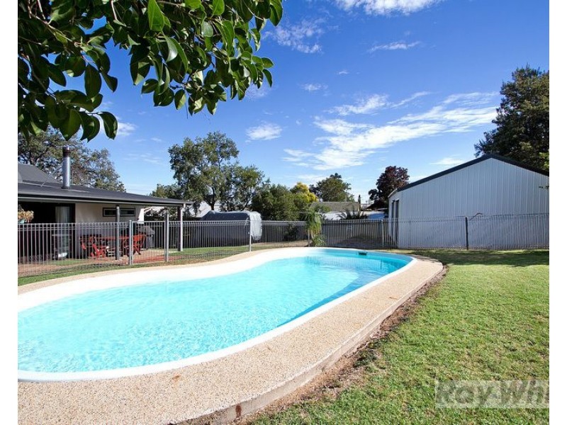 166 Carthage Street, Tamworth NSW 2340