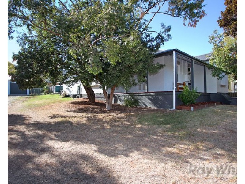 166 Carthage Street, Tamworth NSW 2340