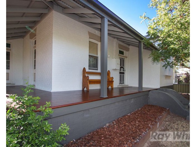 166 Carthage Street, Tamworth NSW 2340