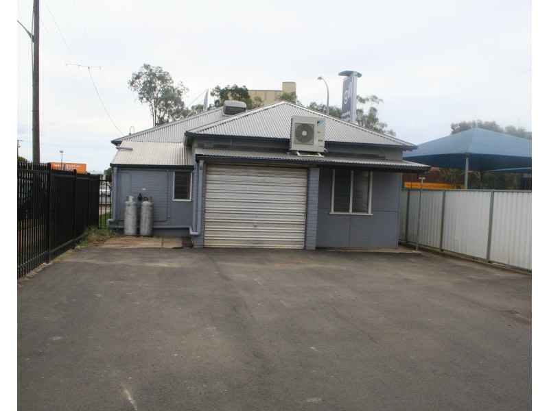 214 Bridge Street, Tamworth NSW 2340