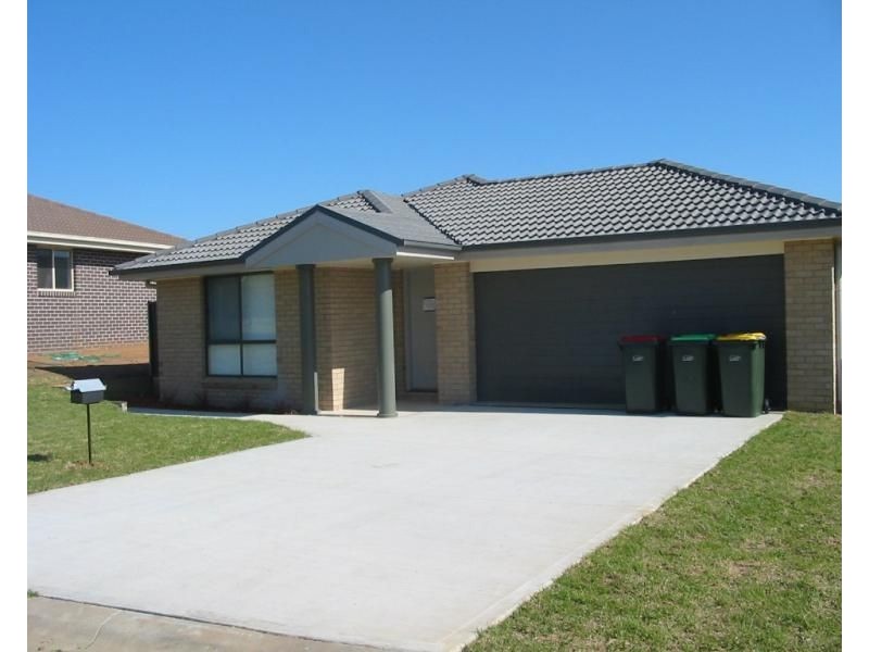 18 Rosella Avenue, Tamworth NSW 2340