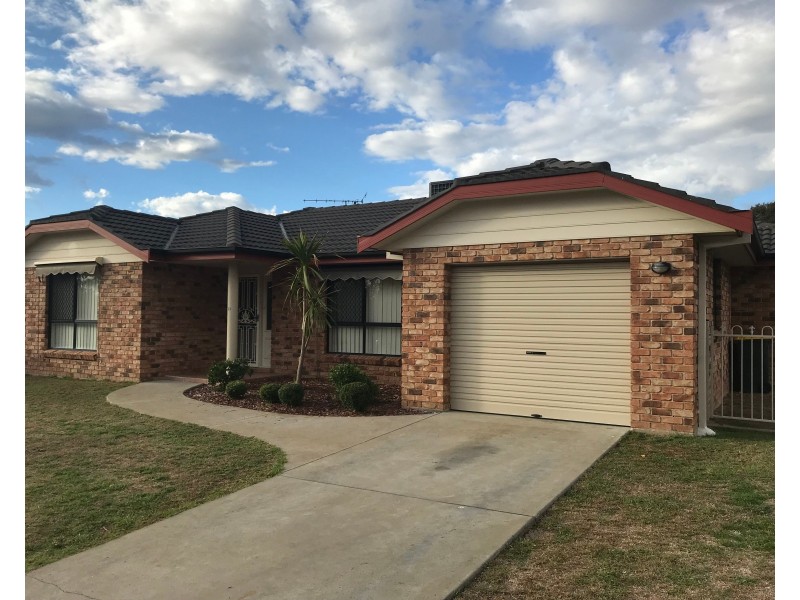 23 Illoura Street, South Tamworth NSW 2340