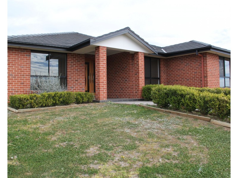 11 Verdelho Drive, Tamworth NSW 2340