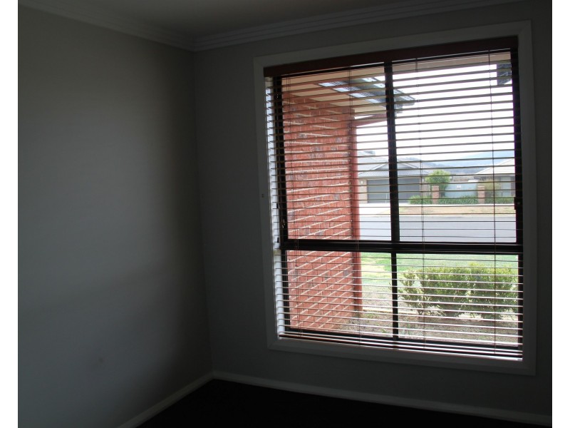 11 Verdelho Drive, Tamworth NSW 2340