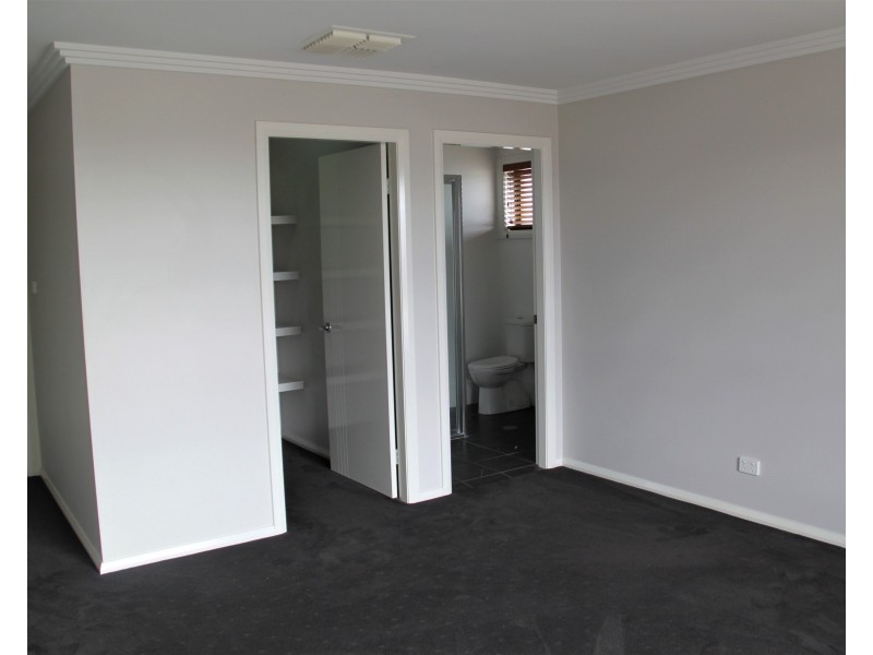 11 Verdelho Drive, Tamworth NSW 2340