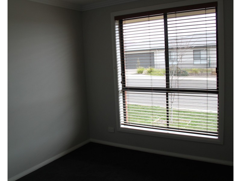11 Verdelho Drive, Tamworth NSW 2340