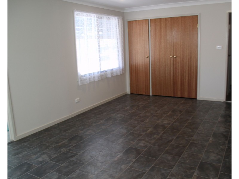 17 Warral Street, Duri NSW 2344