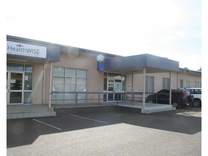 2/180 Peel Street, Tamworth NSW 2340