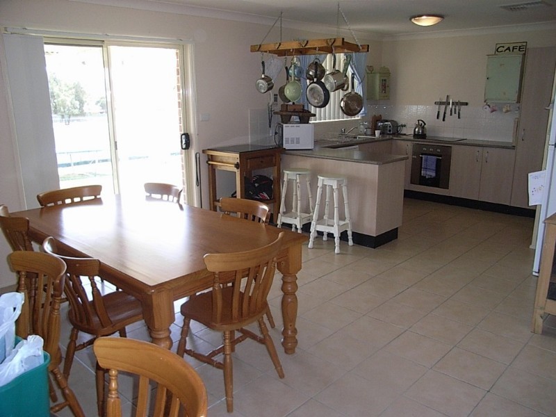 31 Warburton Drive, Tamworth NSW 2340