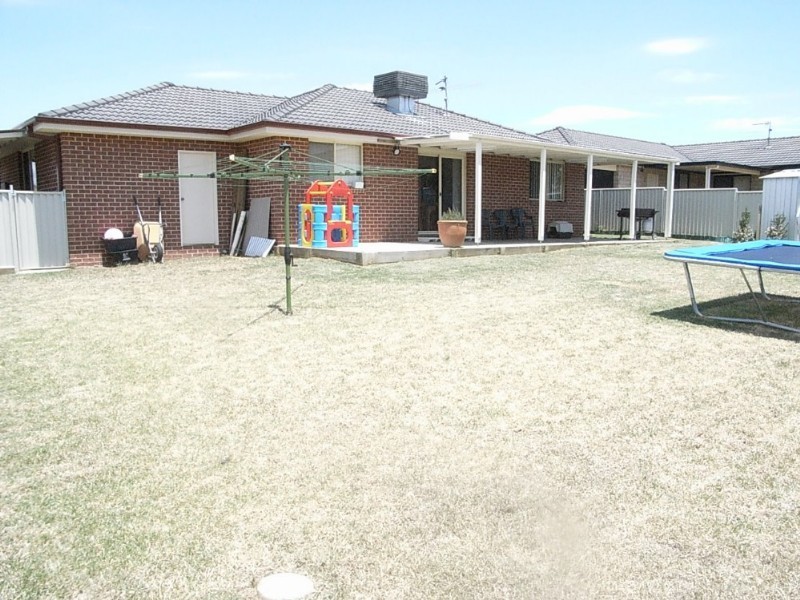 31 Warburton Drive, Tamworth NSW 2340