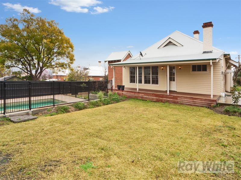 79 White Street, Tamworth NSW 2340