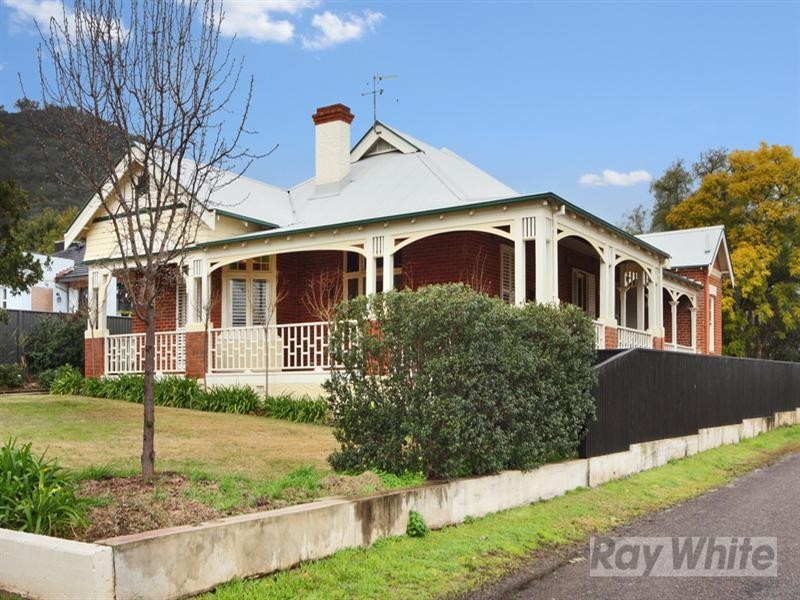 79 White Street, Tamworth NSW 2340