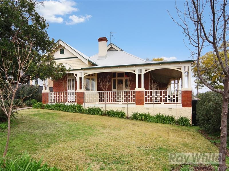 79 White Street, Tamworth NSW 2340