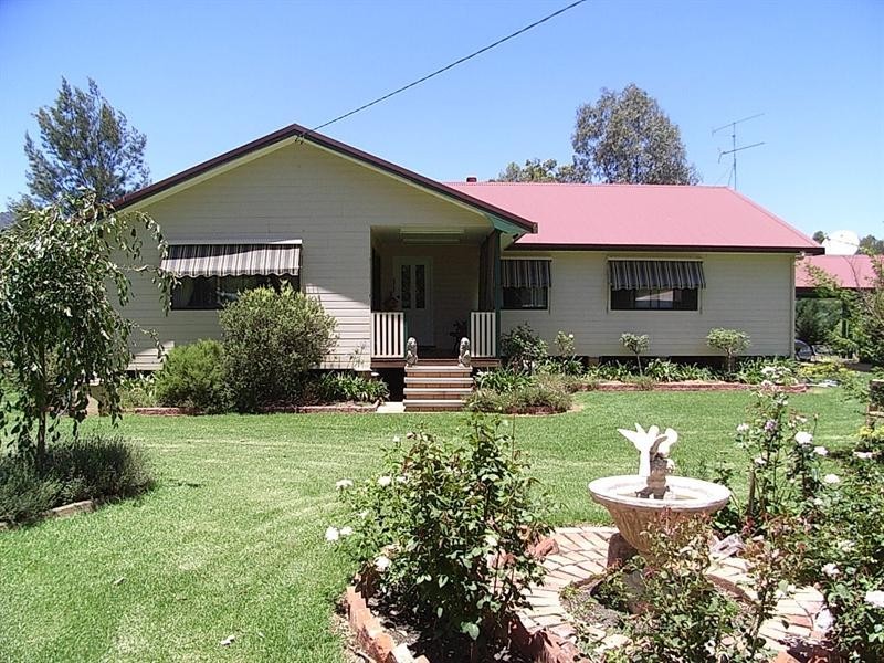 82 Duncan Street, Woolomin NSW 2340
