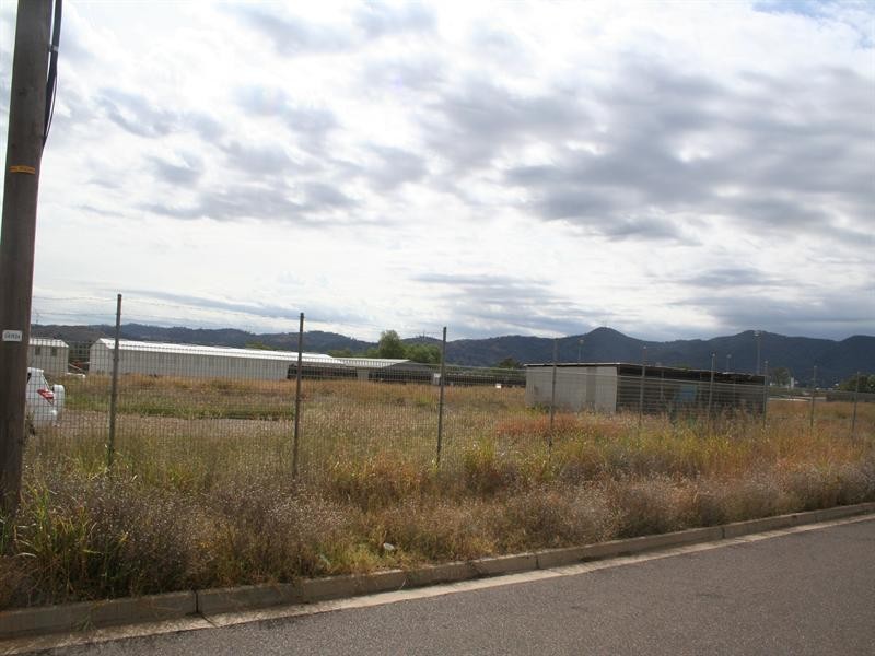 7 11 East West Place, Tamworth NSW 2340