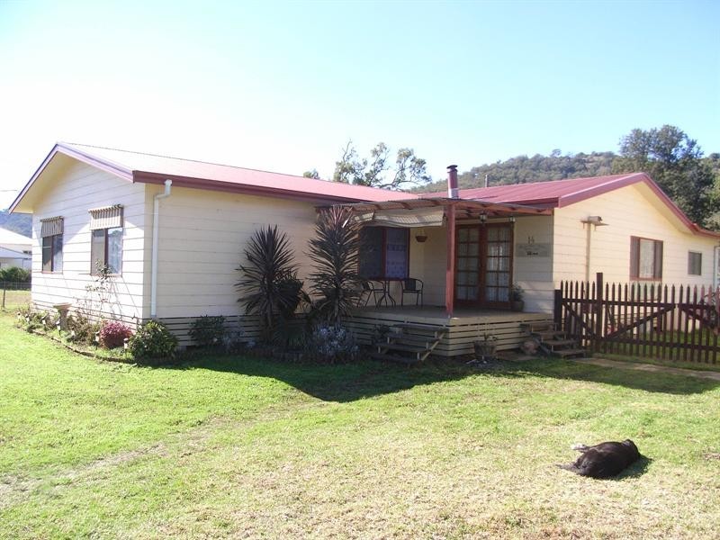 14 Duncan Street, Woolomin NSW 2340