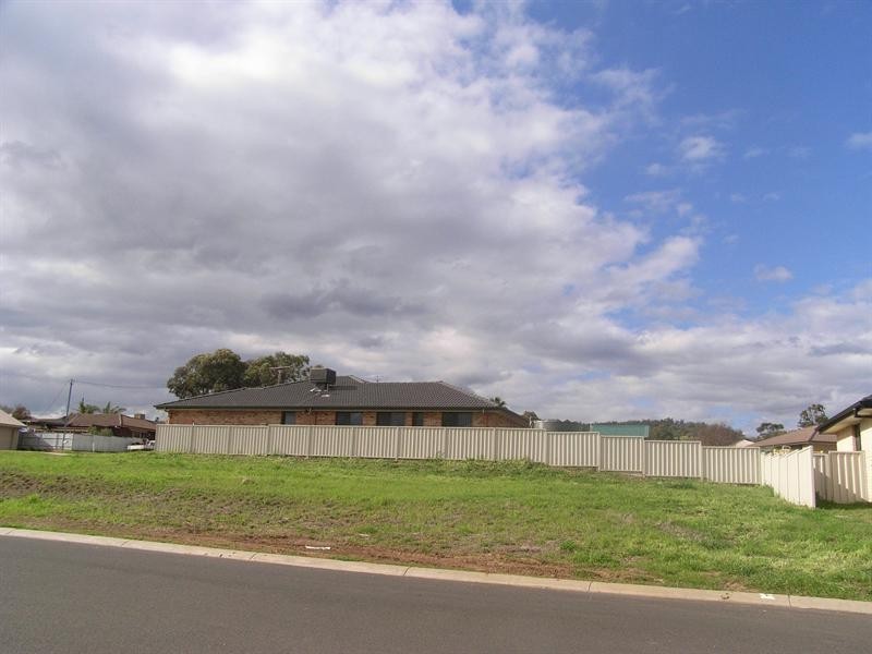 37 Milburn Road, Tamworth NSW 2340