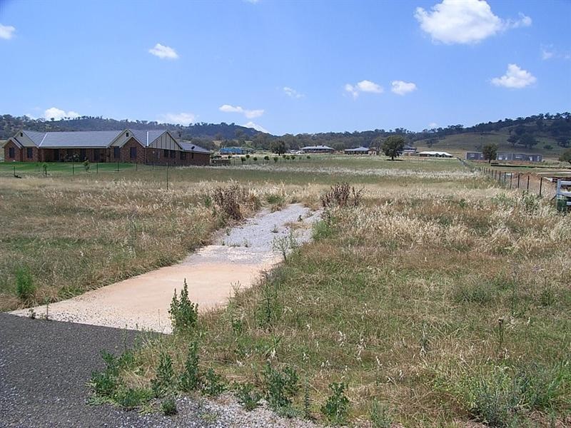 16 Barrington Drive, Tamworth NSW 2340