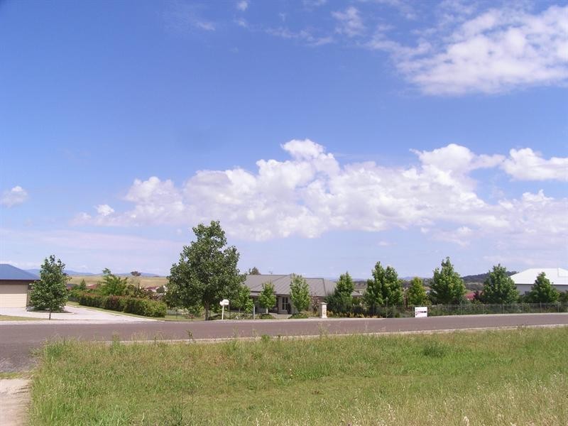 16 Barrington Drive, Tamworth NSW 2340