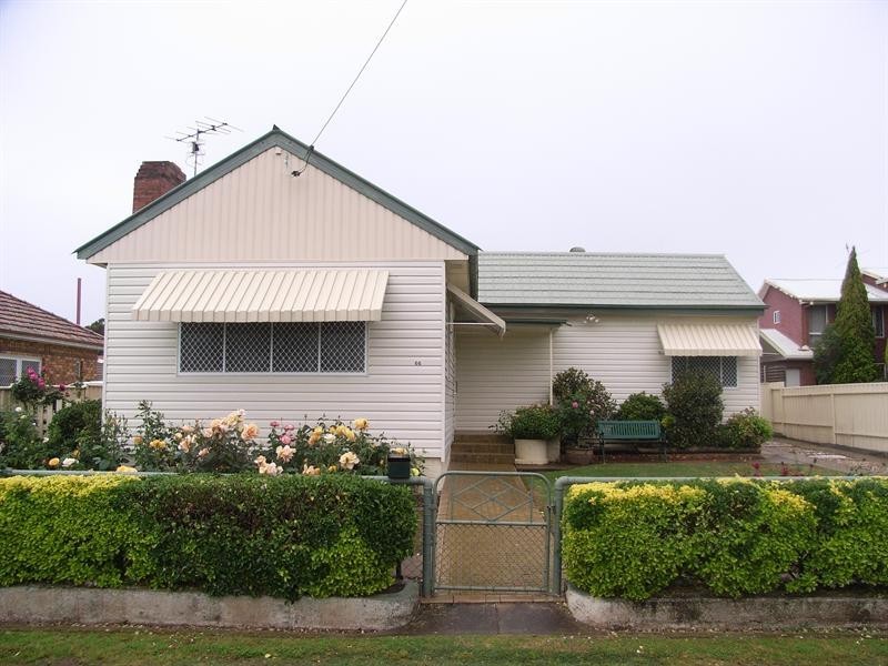 66 Piper Street, Tamworth NSW 2340