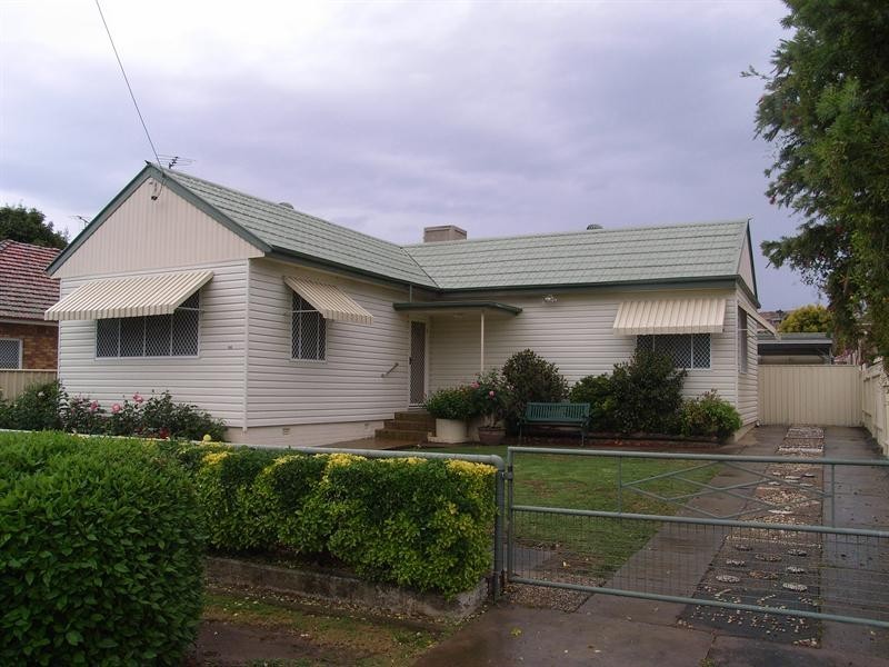 66 Piper Street, Tamworth NSW 2340