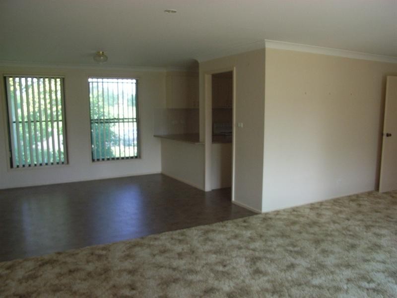 1 Waree Drive, Tamworth NSW 2340