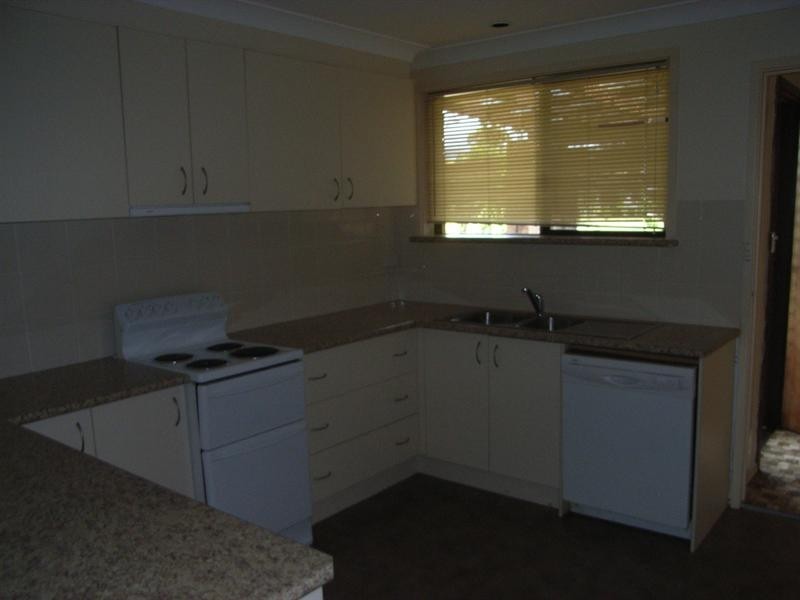 1 Waree Drive, Tamworth NSW 2340