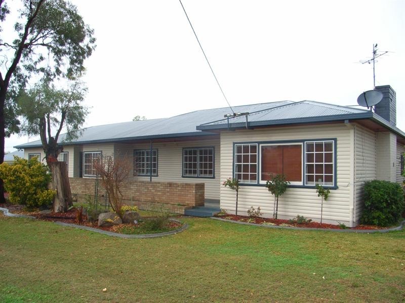 10 Jean Street, Tamworth NSW 2340