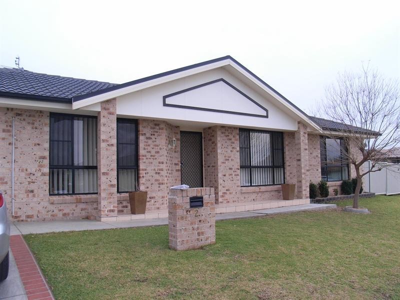 2 Burdekin Place, Tamworth NSW 2340