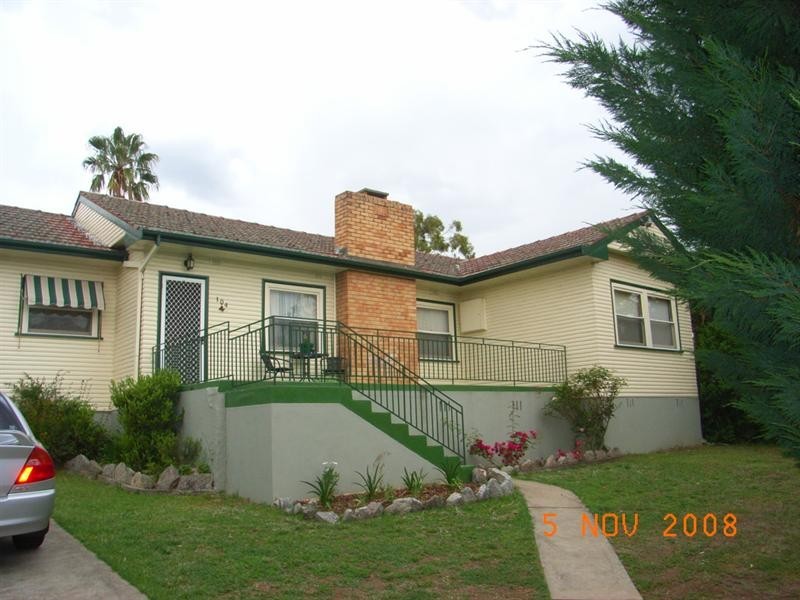 104 Rawson Avenue, Tamworth NSW 2340