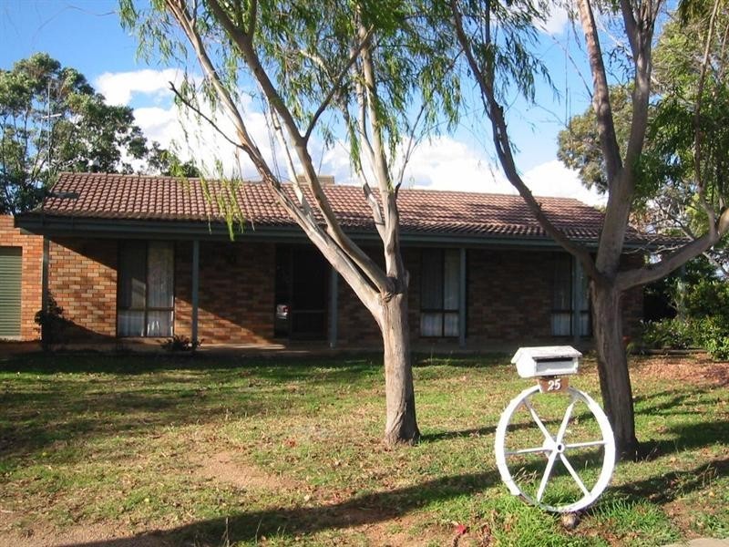25 Myrl Street, Tamworth NSW 2340