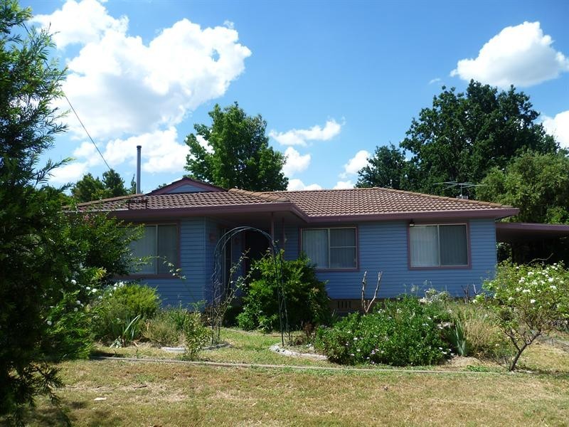 26 Kyooma Street, Tamworth NSW 2340