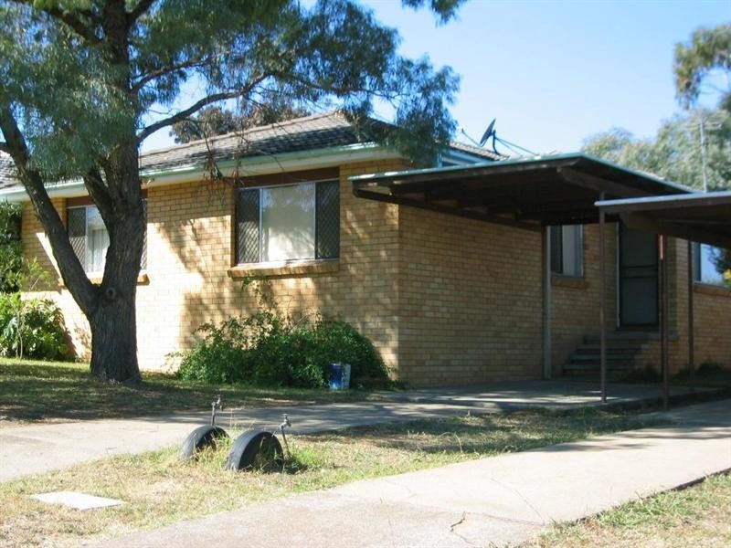 2/17 Yarmouth Parade, Tamworth NSW 2340