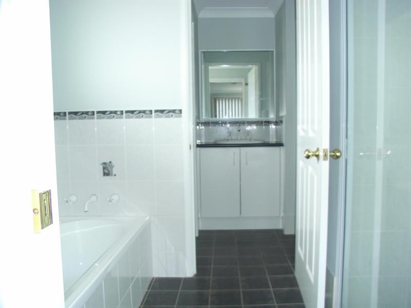 37 Warburton Drive, Tamworth NSW 2340