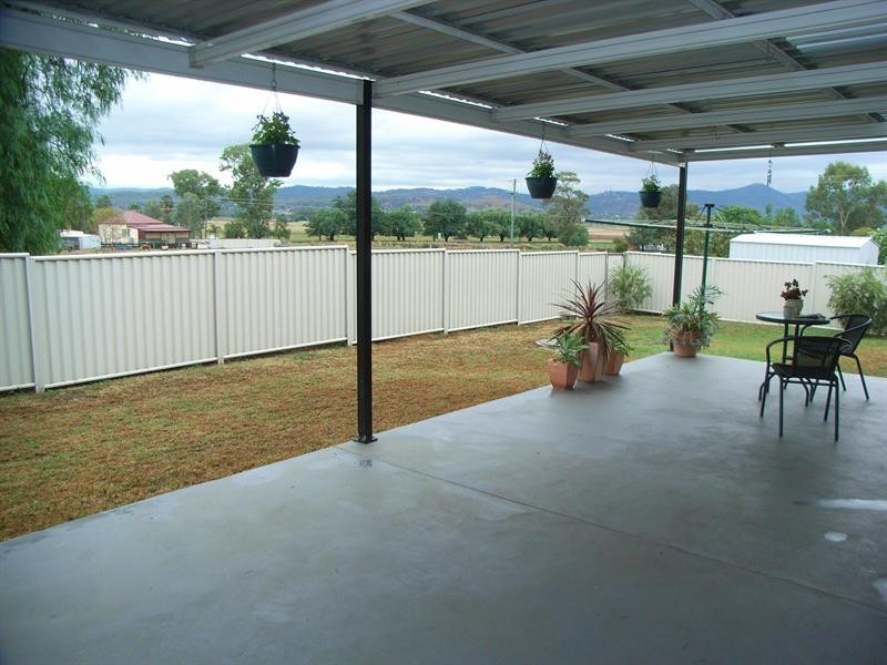 37 Warburton Drive, Tamworth NSW 2340