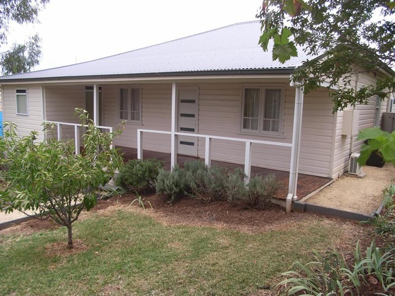 6 Chelmsford Street, Tamworth NSW 2340