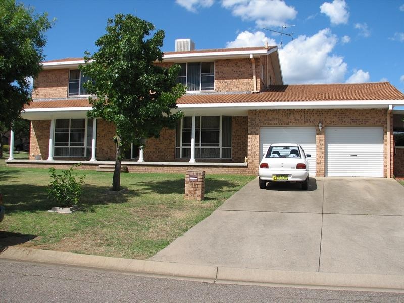 10 Camira Crescent, Tamworth NSW 2340