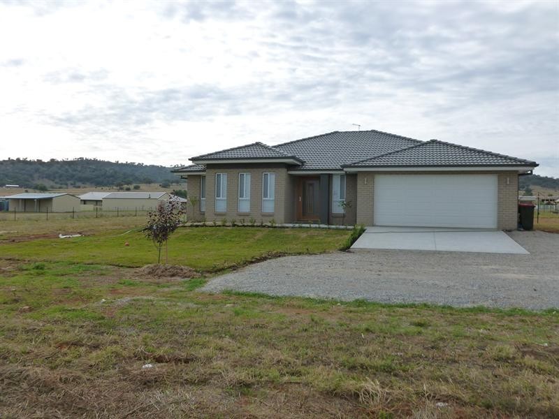 20 Sequoia Drive, Tamworth NSW 2340