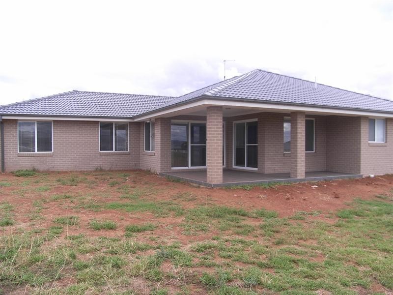 20 Sequoia Drive, Tamworth NSW 2340