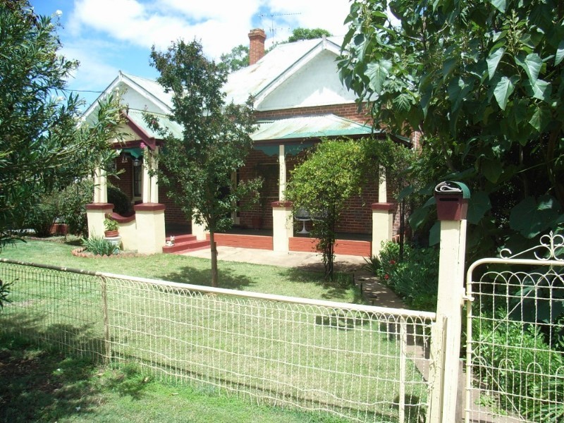 8 Hill Street, Manilla NSW 2346