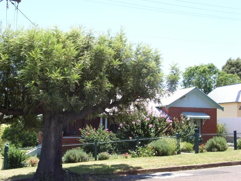 70 White Street, Tamworth NSW 2340