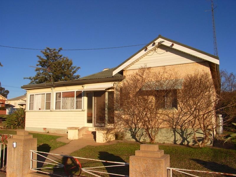 1 Gidley Street, Tamworth NSW 2340