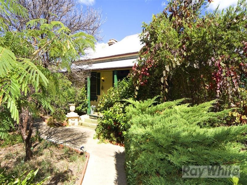 37 Upper Street, Tamworth NSW 2340