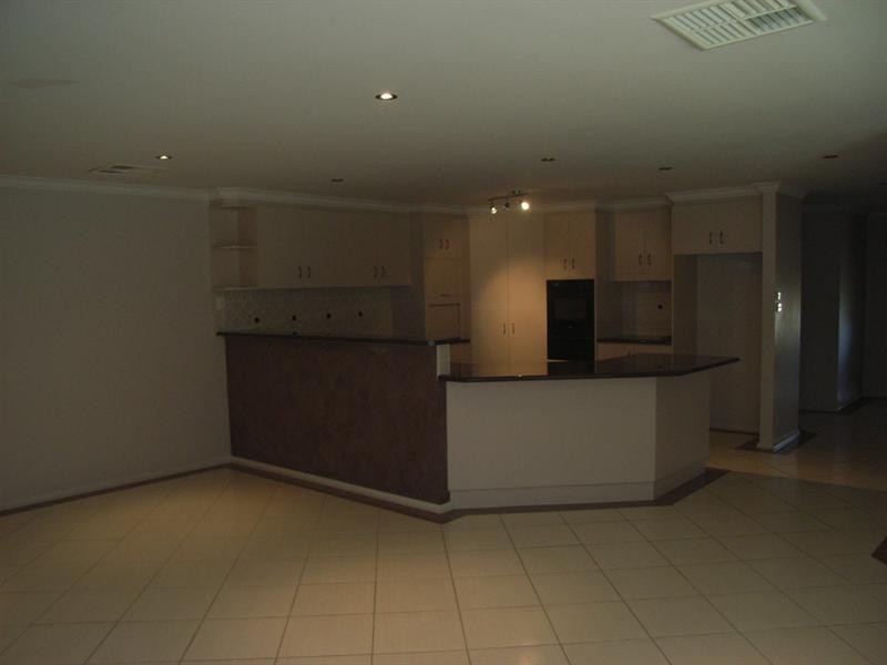 33 The Grange, Tamworth NSW 2340