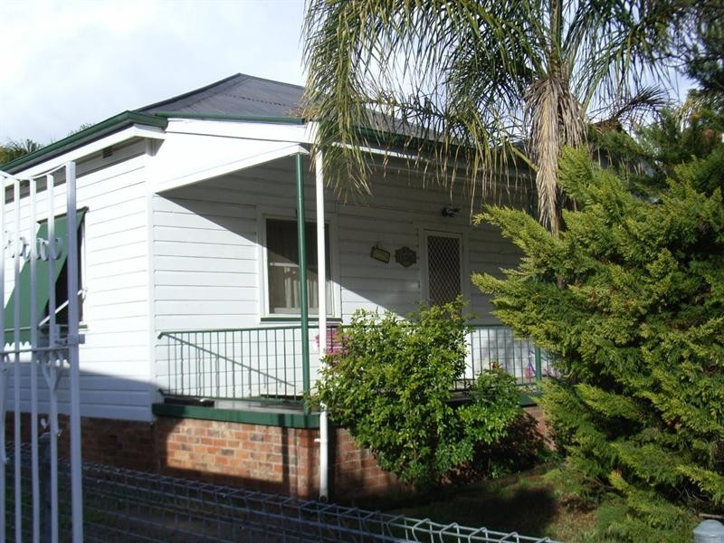 96 Denison Street, Tamworth NSW 2340